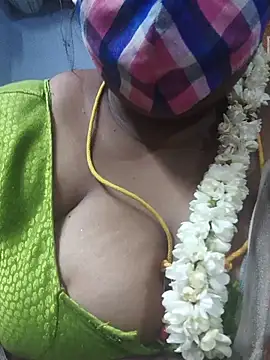 Snapshot of TAMIL_ELAKKIYA chatting on May 10, 2026, 4:56 pm TAMIL ELAKKIYA online show from May 10, 2026, 4:56 pm