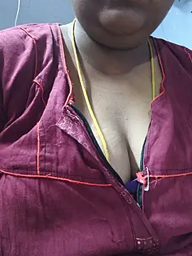 Snapshot of TAMIL_ELAKKIYA chatting on June 11, 2026, 12:32 am TAMIL ELAKKIYA online show from June 11, 2026, 12:32 am