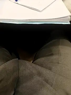 hotboy43339 online show from November 4, 2025, 3:49 am