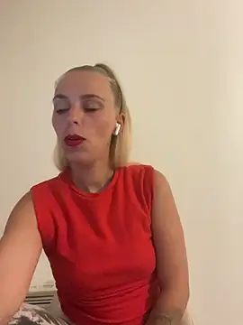 BrumeLove online show from July 10, 2026, 8:33 pm