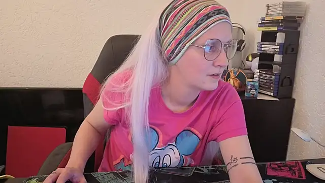 lisa yummi online show from March 16, 2026, 1:26 pm