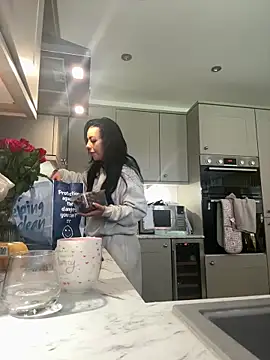 BELLABLACKXUK online show from April 28, 2026, 10:42 am