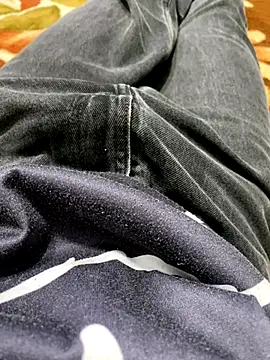 wwwiiilll online show from October 9, 2025, 4:05 pm