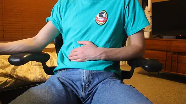 jjjjjfive online show from December 3, 2025, 2:41 am