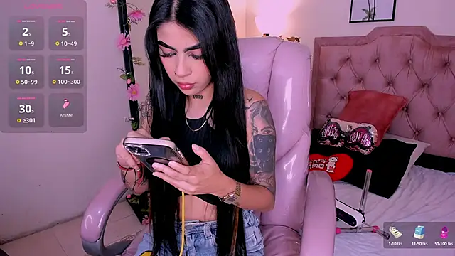 Snapshot of HannaColleman chatting on September 22, 2025, 8:11 pm HannaColleman online show from September 22, 2025, 8:11 pm