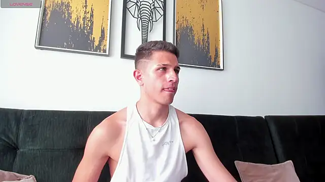 Snapshot of kevin_ahss chatting on June 10, 2026, 9:35 pm kevin ahss online show from June 10, 2026, 9:35 pm
