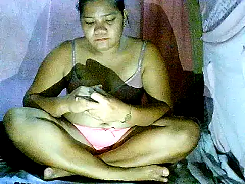 hotmom carcar online show from January 6, 2026, 2:43 pm