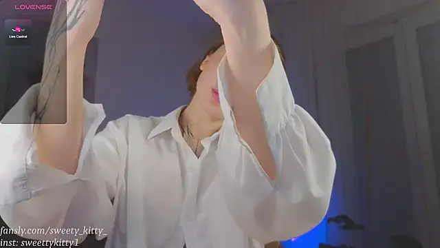 sweettykitty online show from January 19, 2026, 12:53 pm