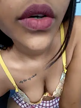 Ema-01 online show from November 30, 2025, 8:18 am