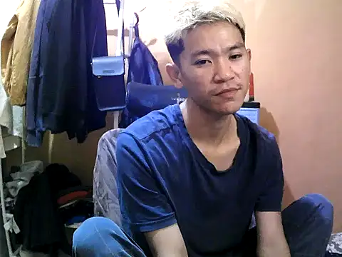 Riiichie wilCumm online show from November 16, 2025, 3:28 pm