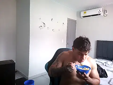 Snapshot of latin_party007 chatting on April 6, 2026, 7:04 pm latin party007 online show from April 6, 2026, 7:04 pm