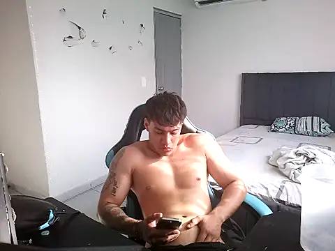 Snapshot of latin_party007 chatting on April 12, 2026, 12:43 pm latin party007 online show from April 12, 2026, 12:43 pm