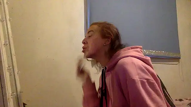 Snapshot of Bellababexox chatting on February 14, 2026, 5:10 pm Bellababexox online show from February 14, 2026, 5:10 pm