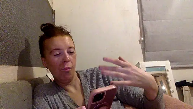Snapshot of Bellababexox chatting on June 1, 2026, 12:56 am Bellababexox online show from June 1, 2026, 12:56 am