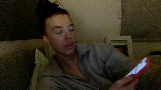Snapshot of Bellababexox chatting on June 18, 2026, 4:13 am Bellababexox online show from June 18, 2026, 4:13 am