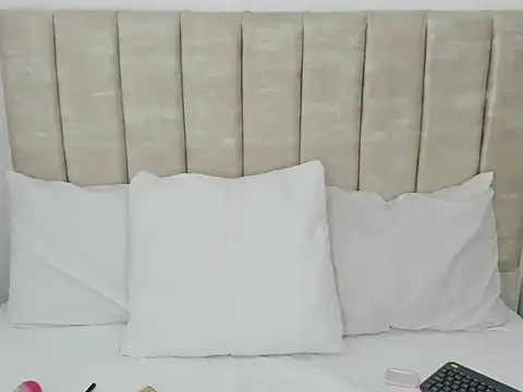 AprilStone1 online show from September 26, 2025, 11:25 am