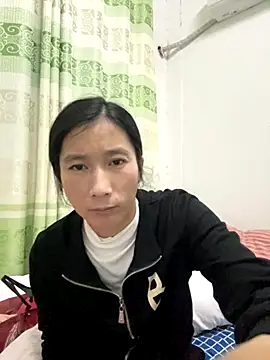 crhong666 online show from November 10, 2025, 12:26 pm