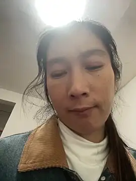 crhong666 online show from November 14, 2025, 12:20 am