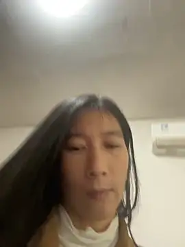 crhong666 online show from November 14, 2025, 11:57 pm