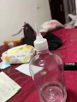 crhong666 online show from April 13, 2026, 1:00 am