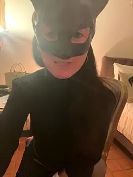 LesAmantsAE2 online show from October 1, 2025, 5:30 pm