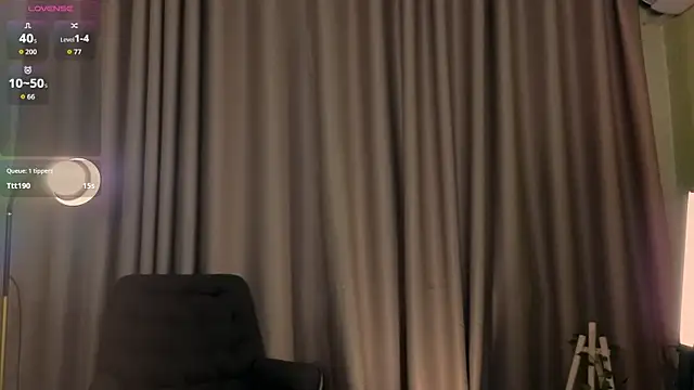 HoneyBroownie online show from April 21, 2026, 9:39 pm