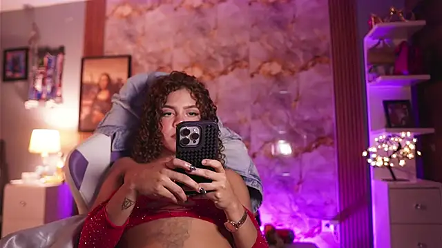 hannachris- online show from November 21, 2025, 11:25 pm