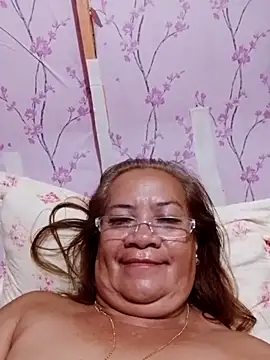 vickyhot1966 online show from December 16, 2025, 7:41 pm