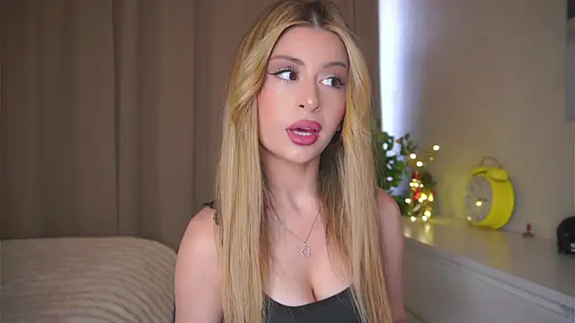 GeorginaHarn online show from March 28, 2026, 8:03 am