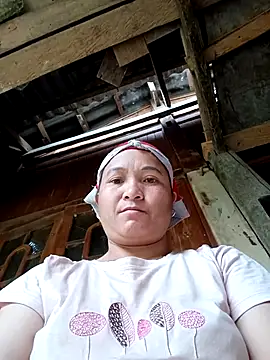 Love-Mama33 online show from November 17, 2025, 4:07 am