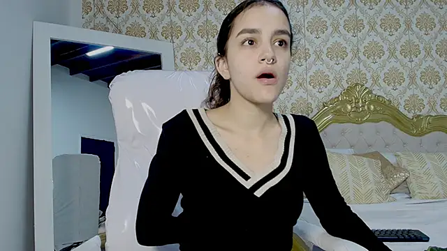 Snapshot of JessB_ chatting on October 4, 2025, 7:34 pm JessB  online show from October 4, 2025, 7:34 pm