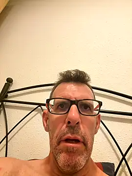 gigolobcn online show from September 13, 2025, 5:40 am