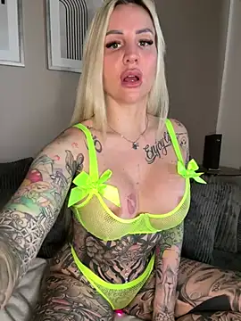 CoraDiamond online show from February 10, 2026, 12:20 pm