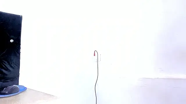 milabiggcoock online show from April 5, 2026, 9:01 pm