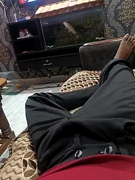 Kaluxx online show from April 23, 2026, 5:37 pm