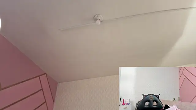 Eva mermaid online show from March 31, 2026, 2:17 pm