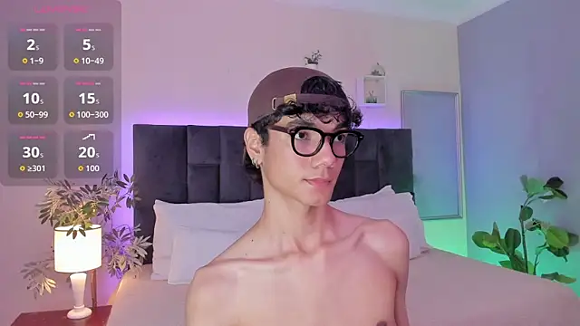 Phillicious   online show from December 19, 2025, 11:23 pm