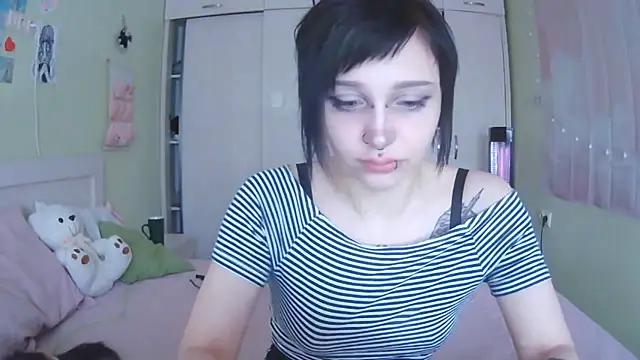 SineKiraReal online show from October 16, 2025, 10:38 am