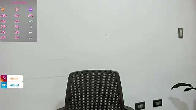 Snapshot of aliciakozlov chatting on October 24, 2025, 5:53 pm aliciakozlov online show from October 24, 2025, 5:53 pm