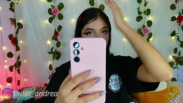 Snapshot of cutee_andrea chatting on October 13, 2025, 3:17 am cutee andrea online show from October 13, 2025, 3:17 am