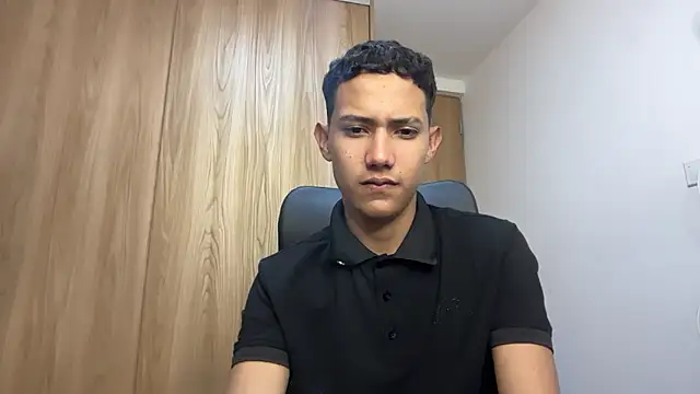 Snapshot of Toy_boy777 chatting on March 5, 2026, 2:51 am Toy boy777 online show from March 5, 2026, 2:51 am