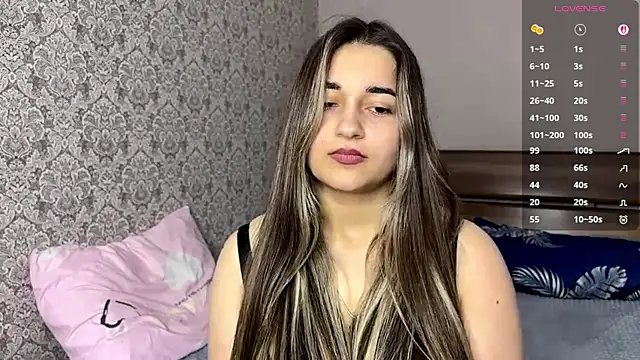 MaydaFarran online show from October 3, 2025, 9:23 pm