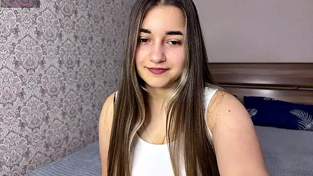 MaydaFarran online show from October 10, 2025, 6:18 pm