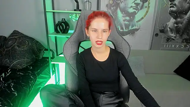 NitaNihil online show from October 18, 2025, 8:09 pm