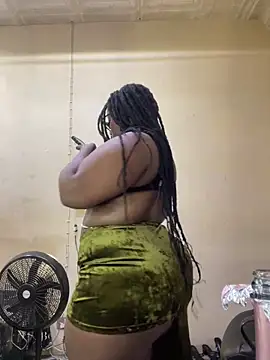 CurvyCocoxxx online show from May 18, 2026, 9:37 am