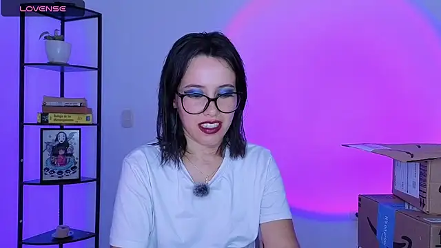 girldom online show from July 1, 2026, 5:12 pm