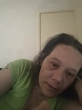 Snapshot of zeousseelphie chatting on June 8, 2026, 9:20 am zeousseelphie online show from June 8, 2026, 9:20 am
