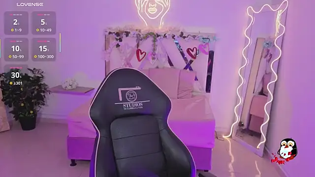 ZURY TAY online show from December 18, 2025, 11:38 am