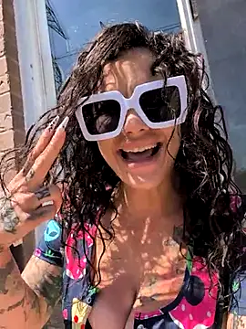 Av3ryyBe3 online show from May 25, 2026, 3:07 pm