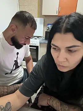 MiaKiittyy online show from October 7, 2025, 6:27 pm